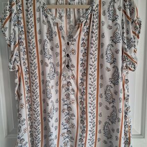 Light Cream Paisley Print Button-Front Women's Top